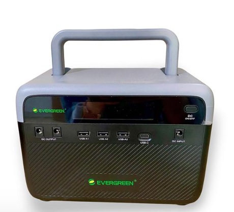 ESTACION DE CARGA 300 WATTIOS 12 V 3 TOM USB C + 1 A + PANEL SOLAR + EXTENSION Y BOMBILLOS EVERGREEN