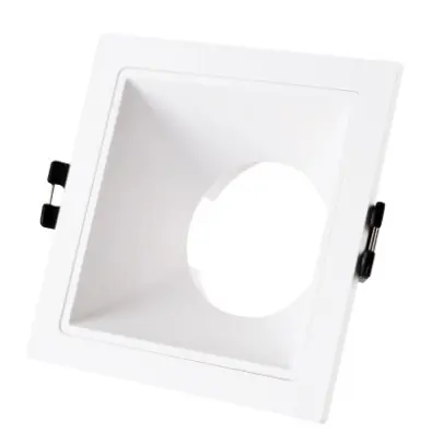 APLIQUE SPOT CUADRADO EMPOTRABLE P/ DICROICO C/ SOCATE COLOR BLANCO REF. AOK151 MARCA LUZAK