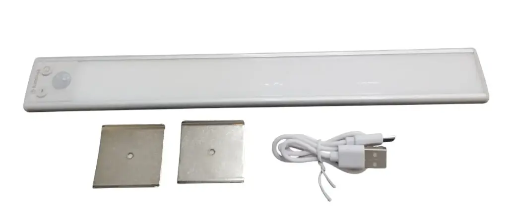 LAMPARA LINEAL RECAR. ULTRAFINA C/SENSOR DE MOV. 3W 3CCT 5V 600MM C/CAB. USB (DURACION 2.5 HORAS) C/ BLANCO REF. OLY46 MARCA ILUMINAK