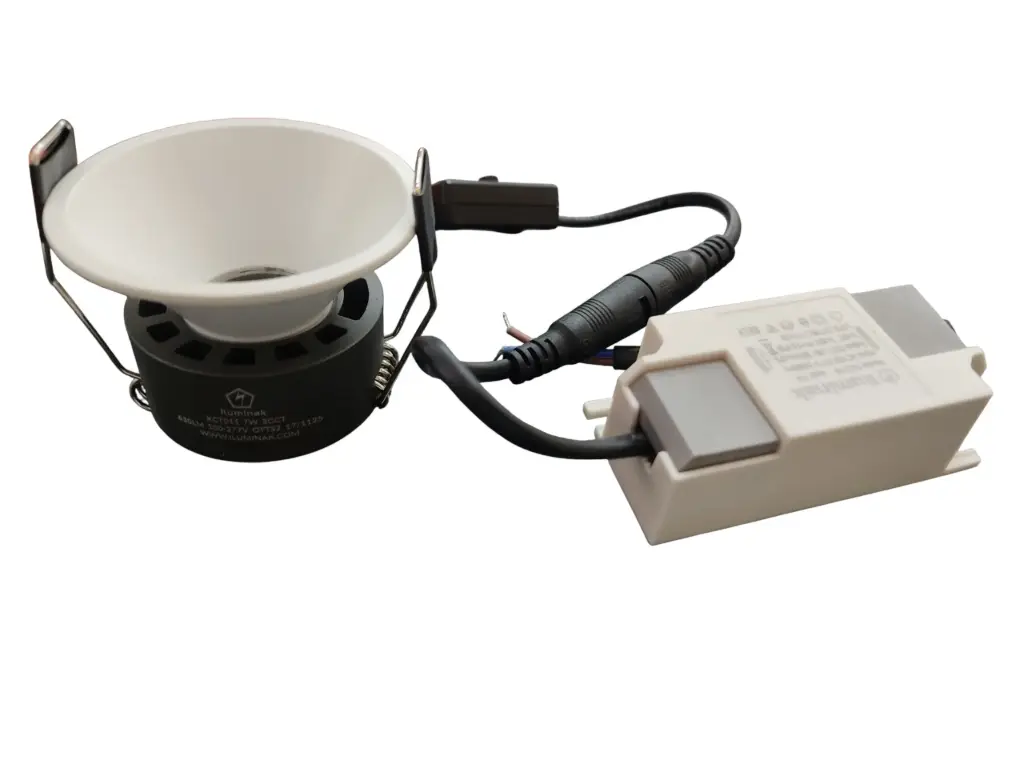 LAMPARA LED MINI SPOT RED EMP PERSONALIZABLE 7W 3CCT 100-277V IP44 630LM 55MM SERIE TANGO C/ DRIVER C/ BLANCO REF. XCR021 / 931202 MARCA ILUMINAK