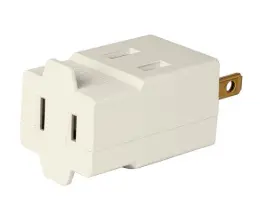 BENJAMIN / ADAPTADOR TRIPLE 2 POLOS 15 AMP 125 V GOMA MOD. MUL-300 REF. 46808 MARCA VOLTECK