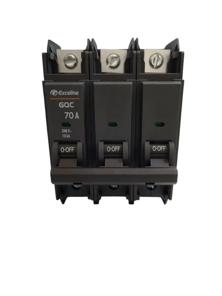 BREAKER SUPERFICIAL 3 X 70 A REF. GQC-70A-3 COD. 009862 MARCA EXCELINE