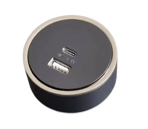 TOMA RED. USB A + C ALIMENTACION 5 V 2.4 AMP / 2500W 110V IP20 6.1 X 6.1CM P/RIEL MAGNETICO SUPERFICIAL SERIE E-TRACK COLOR GRIS REF. TIC02 MARCA ILUMINAK