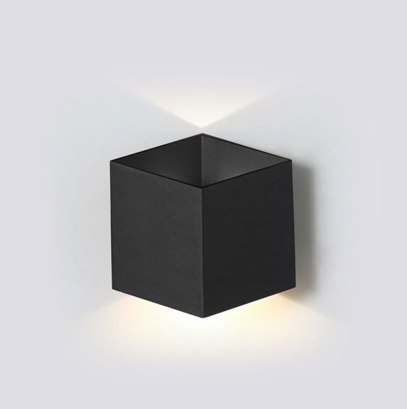 APLIQUE DE PARED EMERALD 10W 4500K IP65 17,5 X 17,5 X 9 CM NEGRO REF. HY8020 / 014434 MARCA ILUMINAK