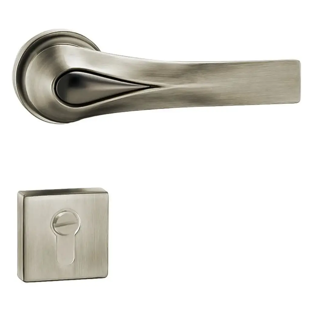 CERRADURA DE MANILLA CON ROSETA PARA DORMITORIO SERIE FERRARA DORADO REF. CER.06.19 MARCA BARI