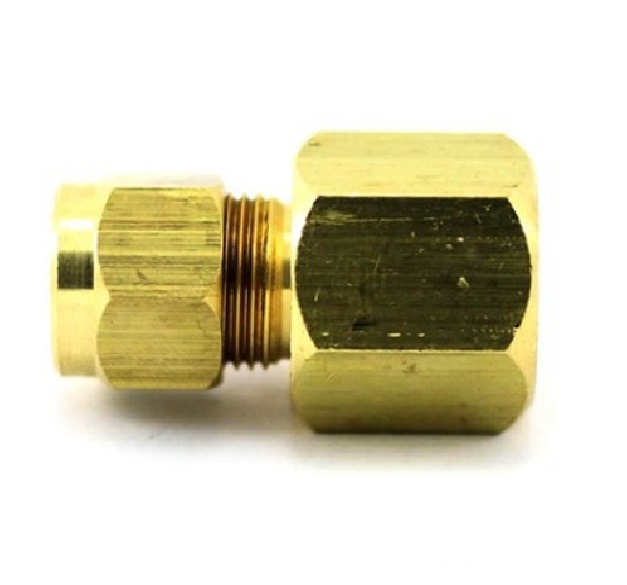 CONECTOR HEMBRA DE COMPRESIÓN DIAM. TUBO X NPT 1/4X1/8" REF. 66-FV-08X04 MARCA VENEPRO