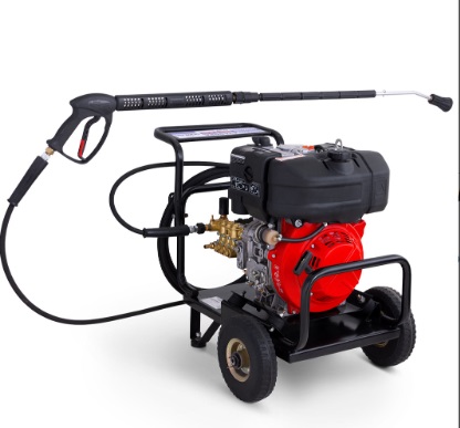 HIDROLAVADORA / HIDROJET A DIESEL DE 3000 PSI 11 HP LOMBARDINI C/CARRETILLA REF. 75-DHL-4013D DOMOSA
