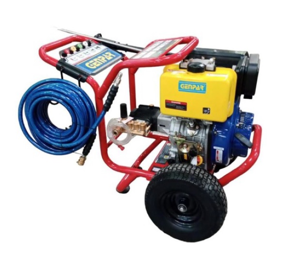 HIDROLAVADORA / HIDROJET A DIESEL DE 4400 PSI 13 HP C/CARRO PREDATOR REF. DGPW-4400-PRO MARCA GENPAR