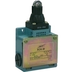 INTERRUPTOR FINAL DE CARRERA MET. DE PIVOTE LARGO C/ ROLDANA ( LIMIT SWITCH ) REF. 23102 MARCA EBCHQ