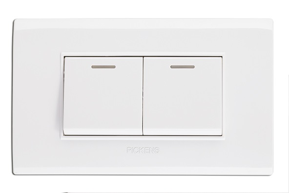 INTERRUPTOR DOBLE COLOR BLANCO REF. BL-118K-02 MARCA PICKENS