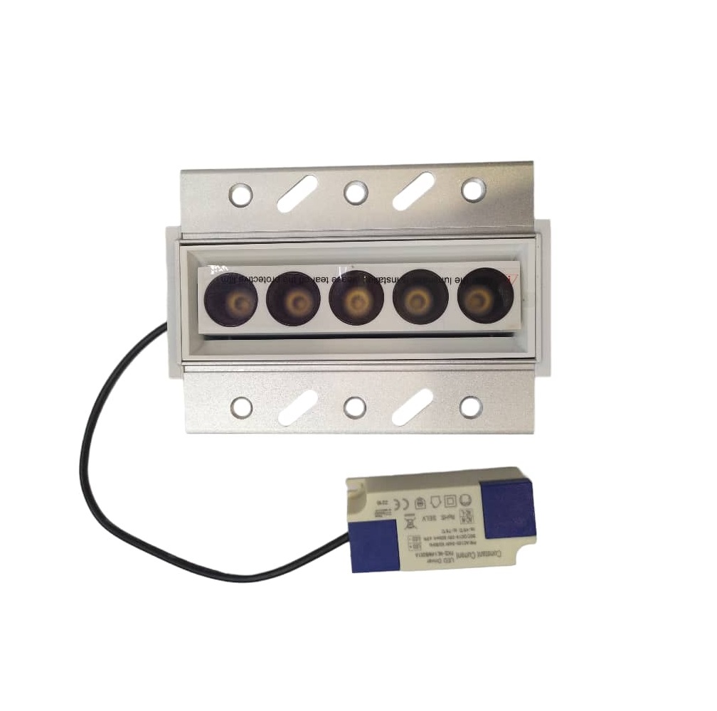 LAMPARA LED LINEAL MULTI SPOT 5 X 10W 3000K 38° 100 - 240V 14 X 5.5 CM PARA EMBUTIR COLMENA LUXOLAR