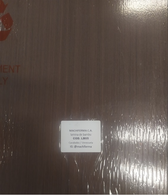 LAMINA DE BAMBOO 8 MM X 1,22 MTS X 2,44 MTS COLOR MARRON MEDIO CON BETA MACHIFERMA