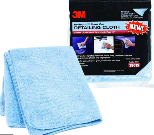 PAÑO DE MICROFIBRA AUTOMOTRIZ (32 CM X 36 CM) UNIDAD REF. 39015 COD. 051131390157 MARCA 3M